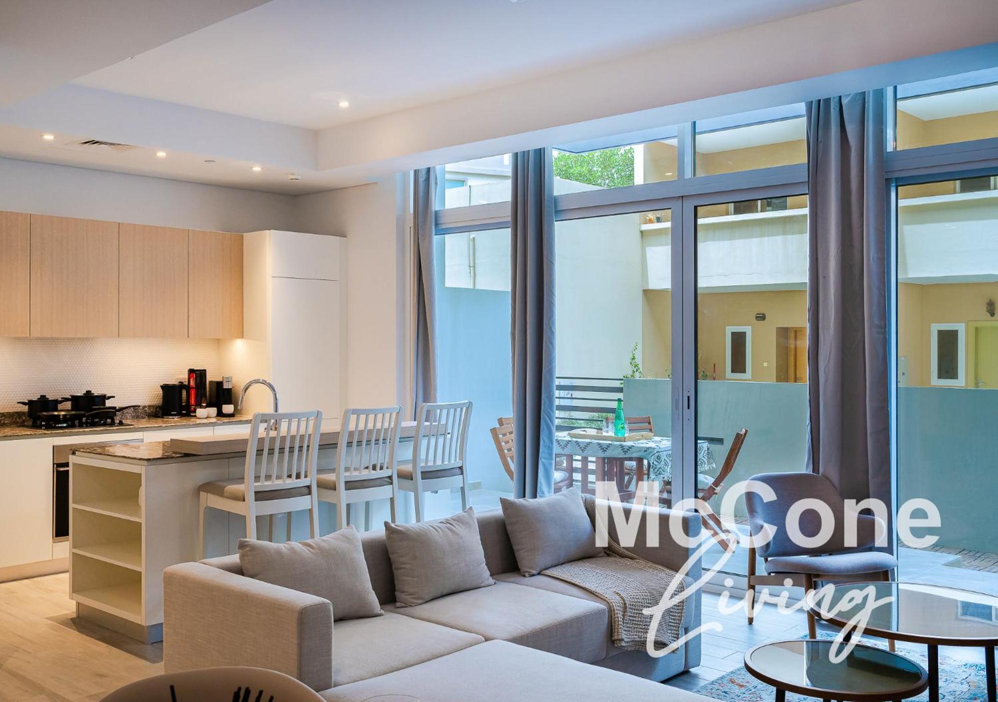 Stylish 2br With Terrace Near Parks Apartment Dubai